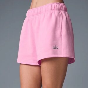 NWT- ALO Yoga Women's Sweet Pink  accolade Shorts